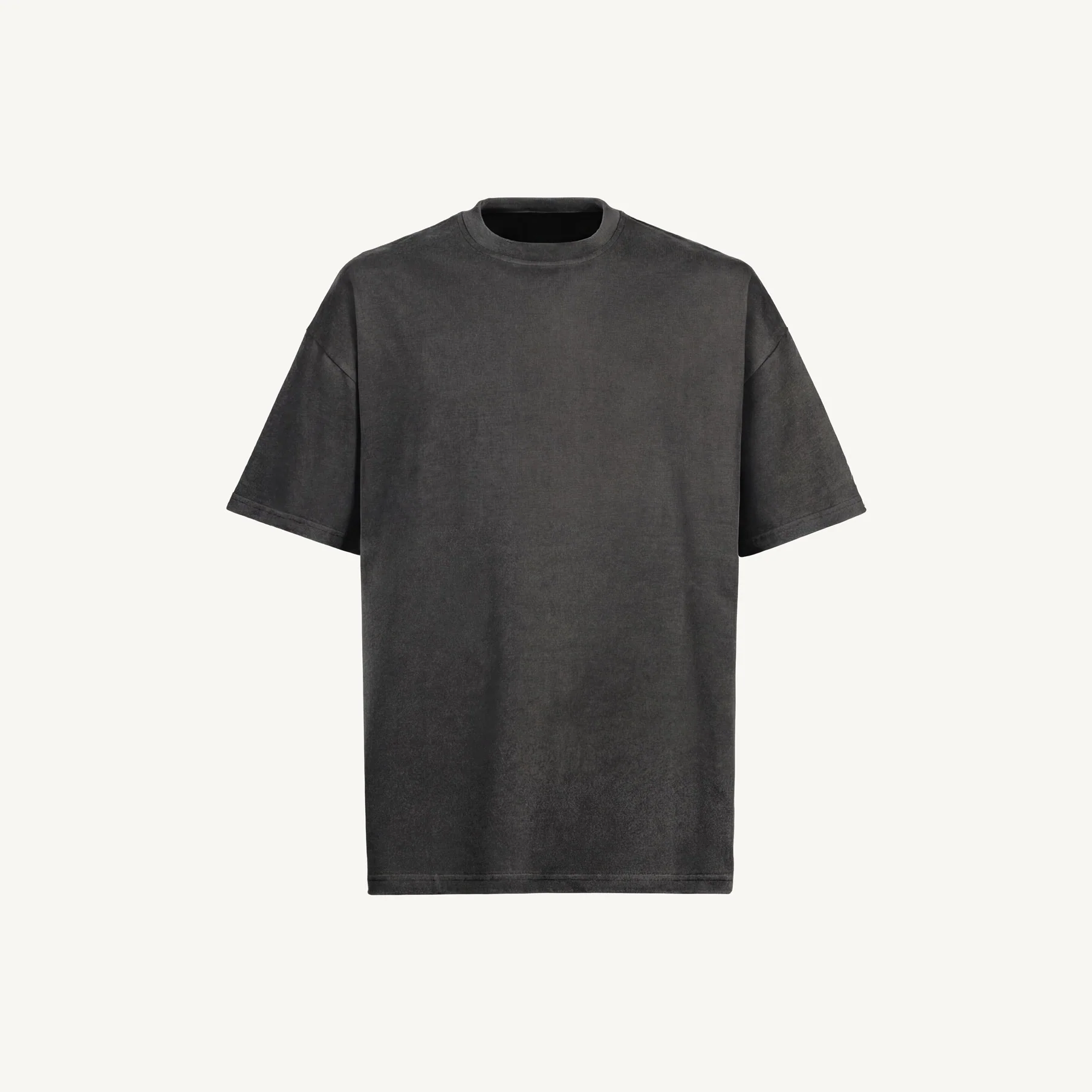 19-3911 TCX Vintage Black Beauty Oversized Tee.
