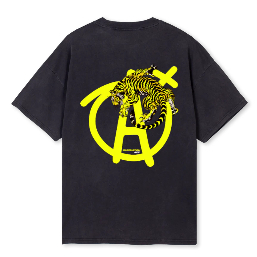 APMTIGERTSHIRTVB Vintage Black Oversized Tee. - Image 2