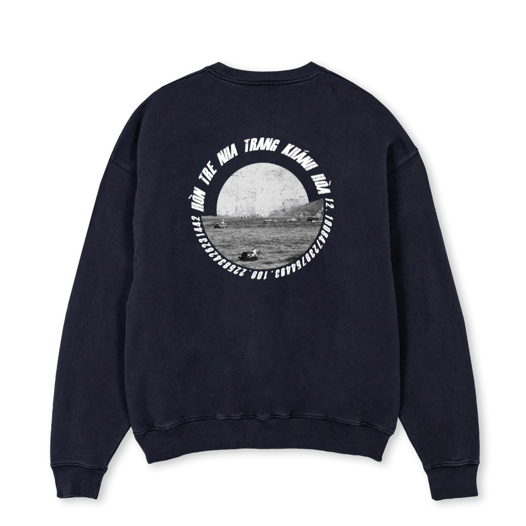AQUA Vintage Black Oversized Crewneck Sweater. - Image 2