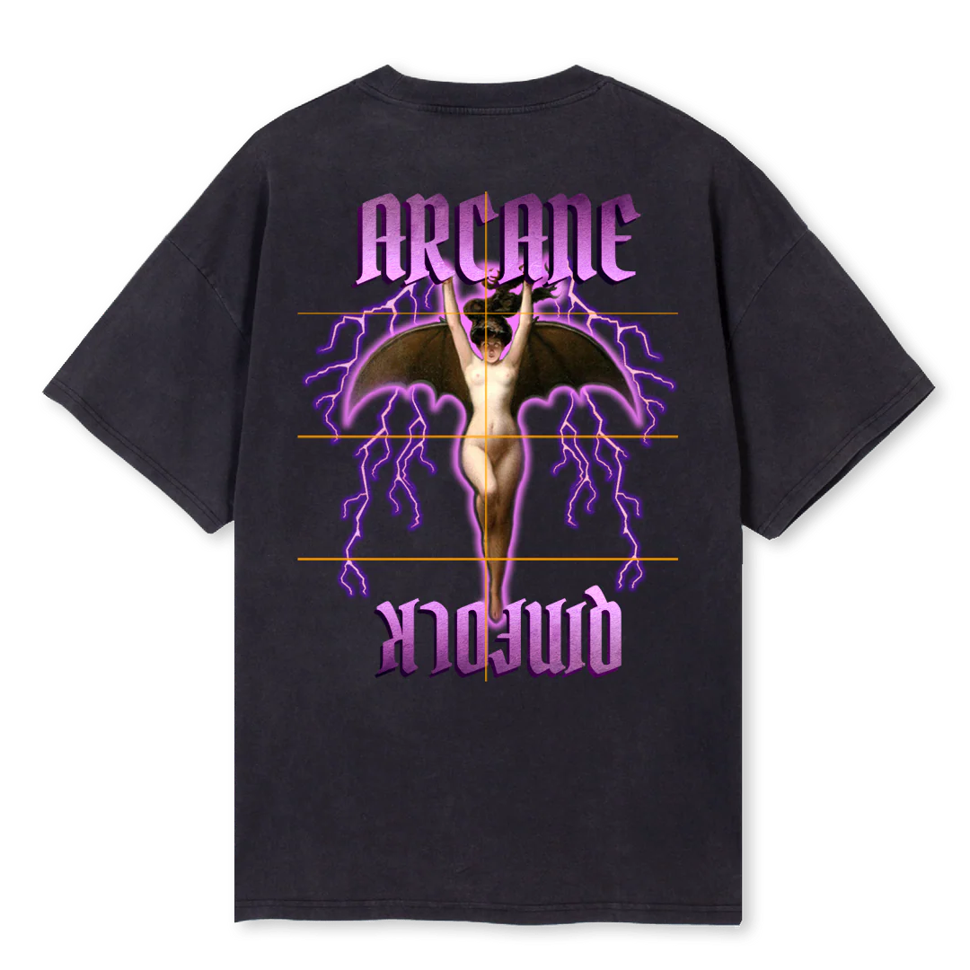 BATWOMAN Vintage Black Oversized Tee. - Image 2