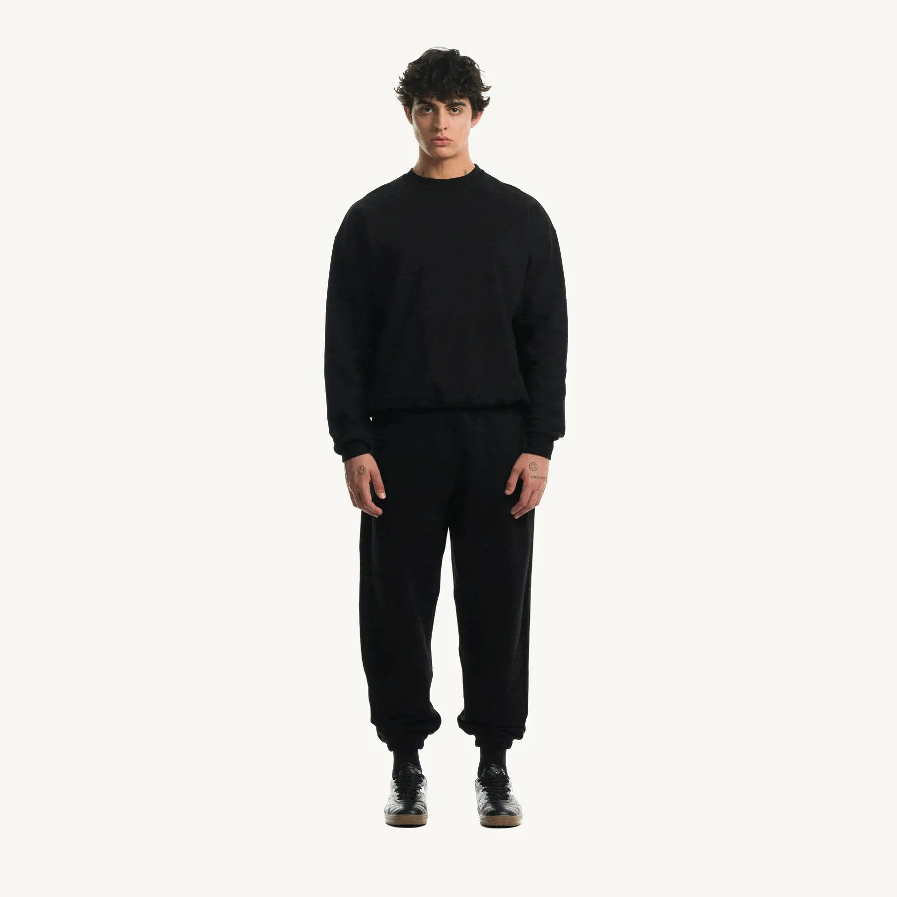 Black Oversized Crewneck Sweater. - Image 3