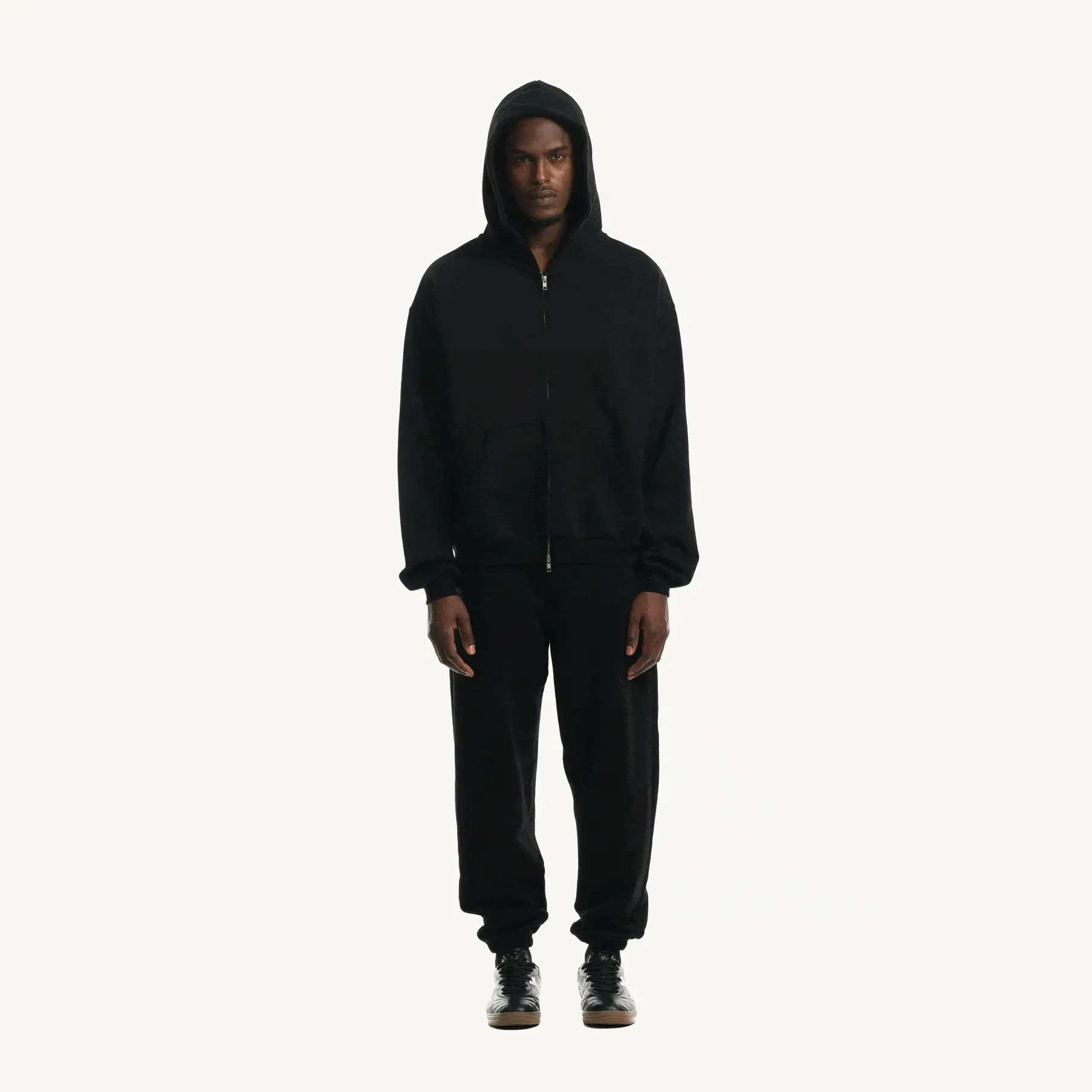 Black Oversized Zipped Hoodie. - Image 3