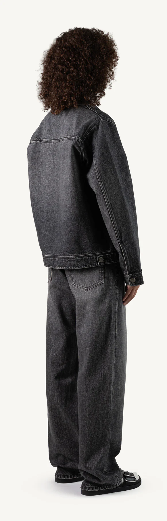 Faded Mid Black Loose Fit Jeans. - Image 5