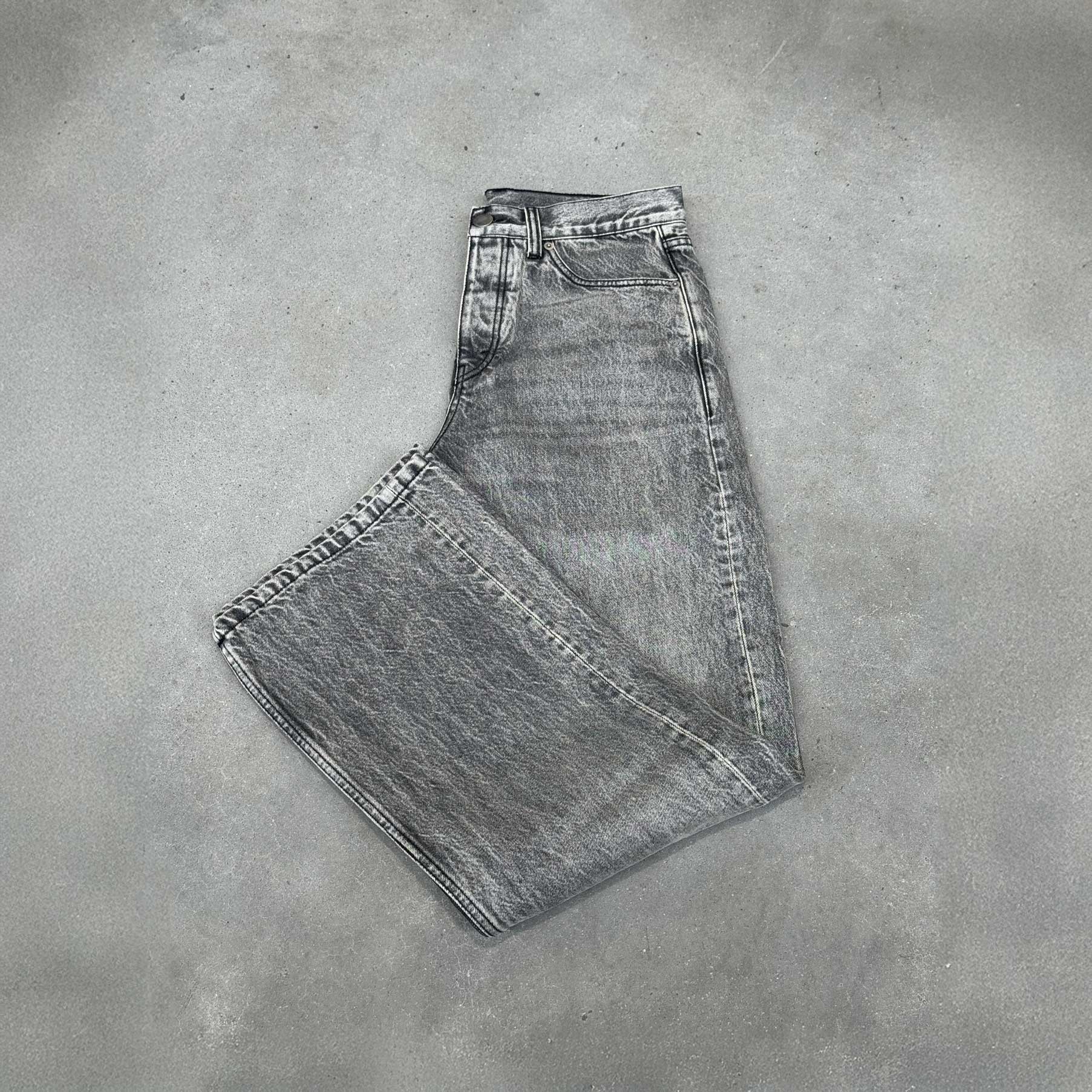 Faded Mid Grey Loose Fit Jeans. - Image 18