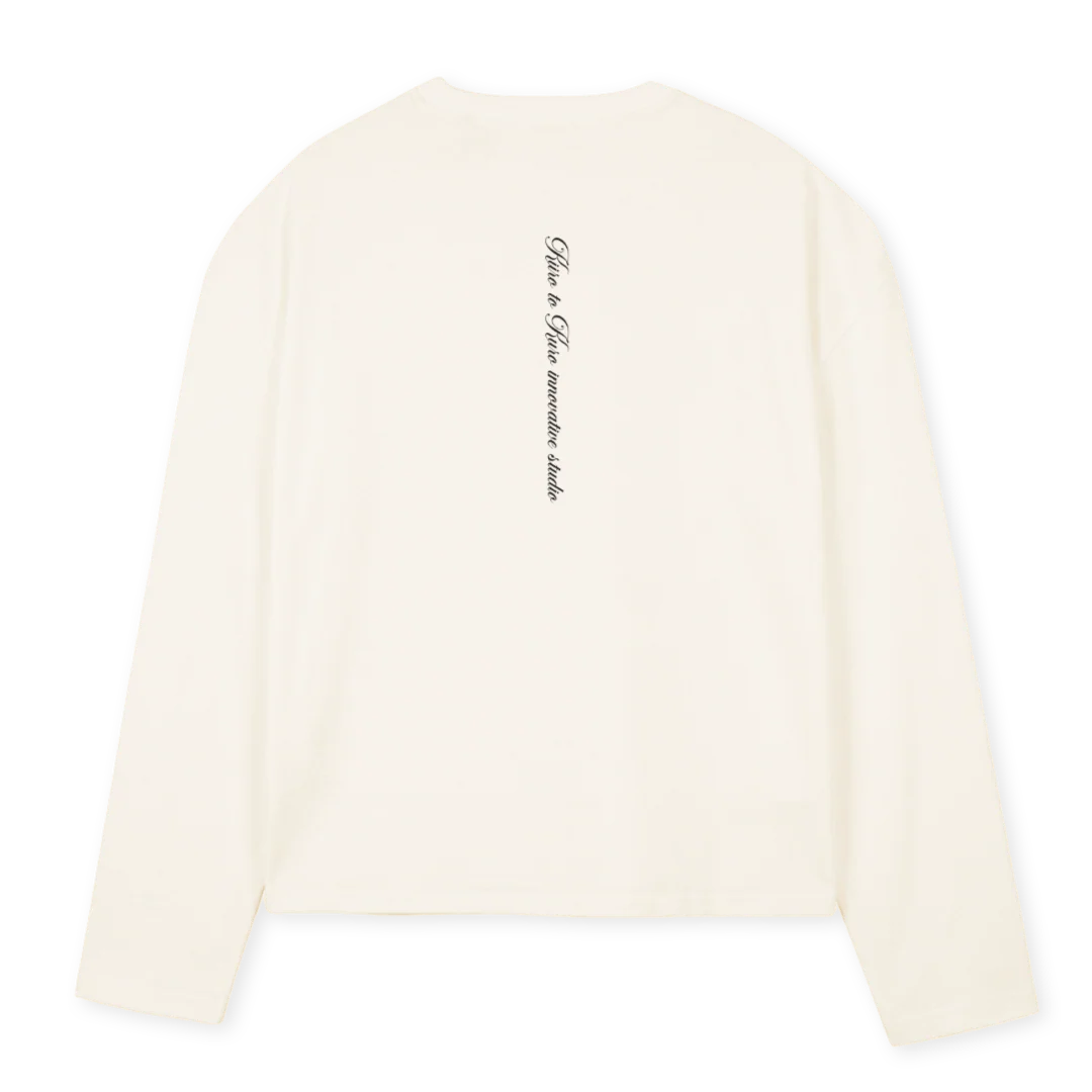 KIIRO INNOVATESTUDIO Vintage White Oversized Boxy LS Tee. - Image 2