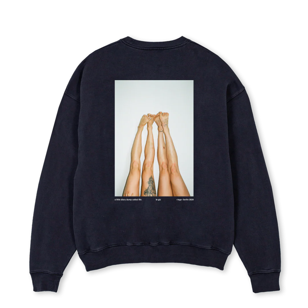 LE GIZ LEGZ Vintage Black Oversized Crewneck Sweater. - Image 2