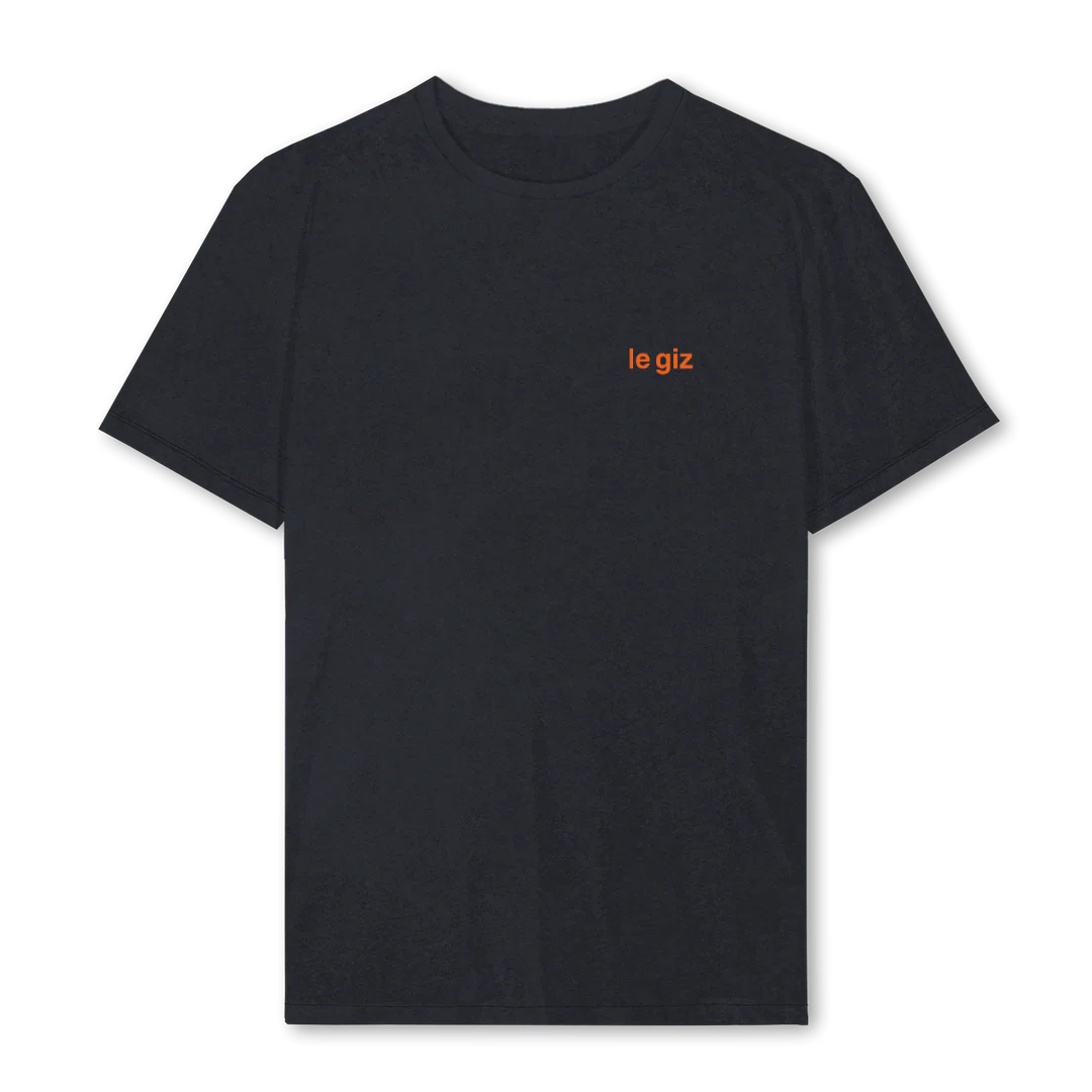 LE GIZ SMILE Vintage Black Regular Tee.