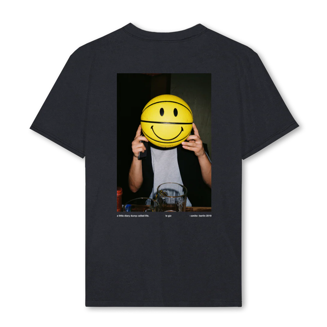 LE GIZ SMILE Vintage Black Regular Tee. - Image 2