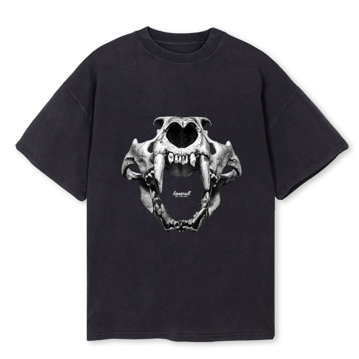 LIONSCULLVBLK Vintage Black Oversized Tee.