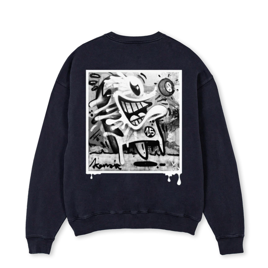 OZIECREWKO Vintage Black Oversized Crewneck Sweater. - Image 2
