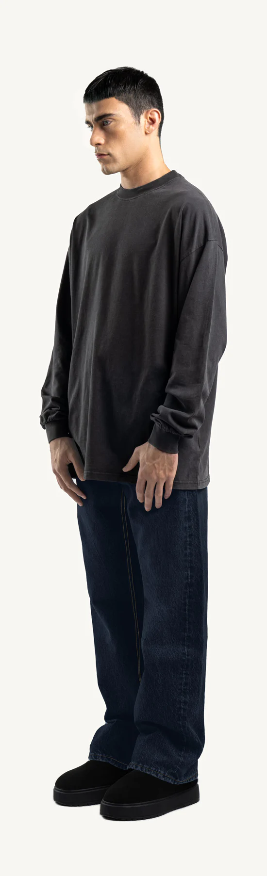 Raw Indigo Loose Fit Jeans. - Image 9