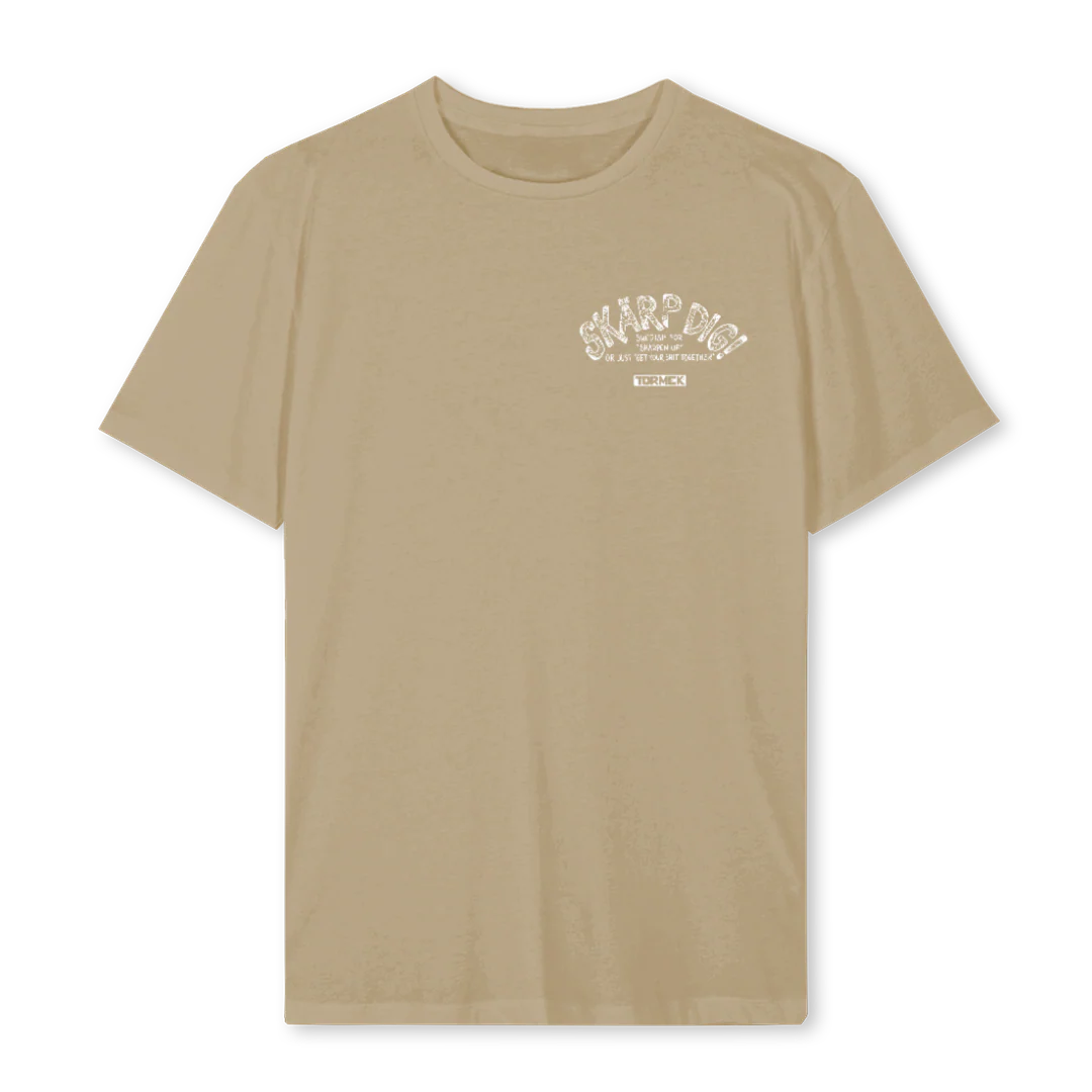 SKARPDIGTVINBLREG Vintage Dune Regular Tee.
