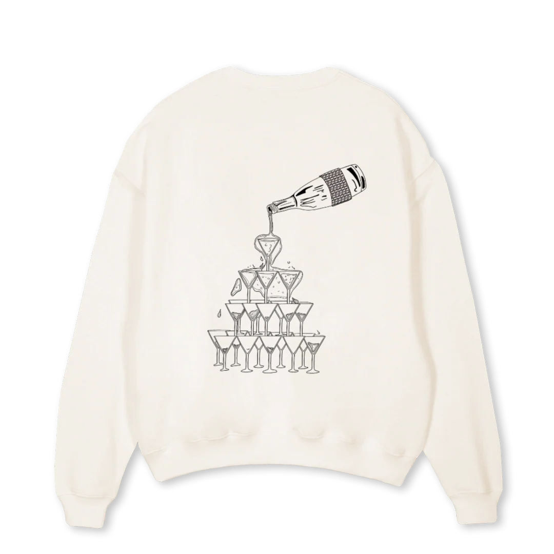 TSHIRTCHAMPAGNE Vintage White Oversized Crewneck Sweater. - Image 2