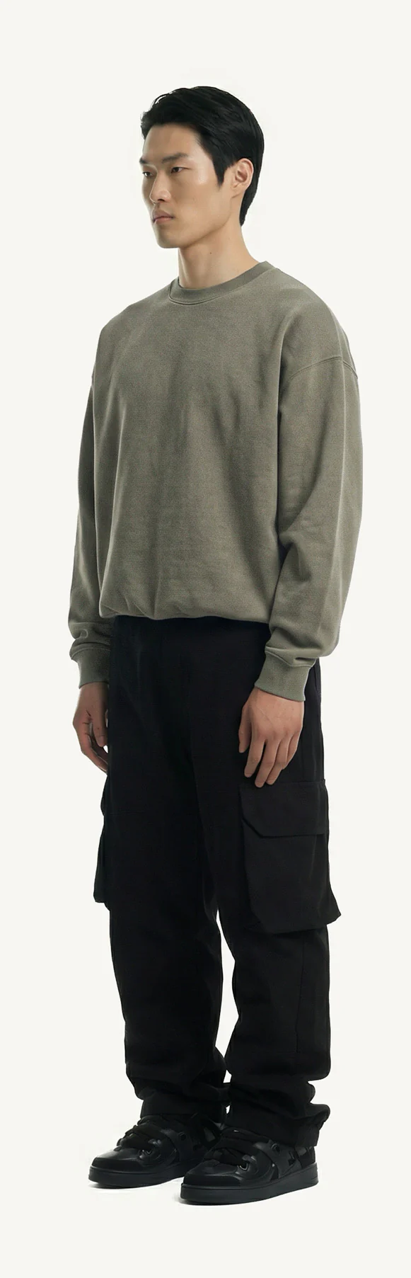 Vintage Olive Oversized Crewneck Sweater. - Image 9